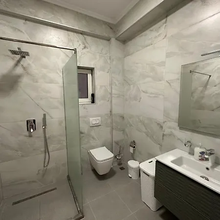 Modern Apartment *